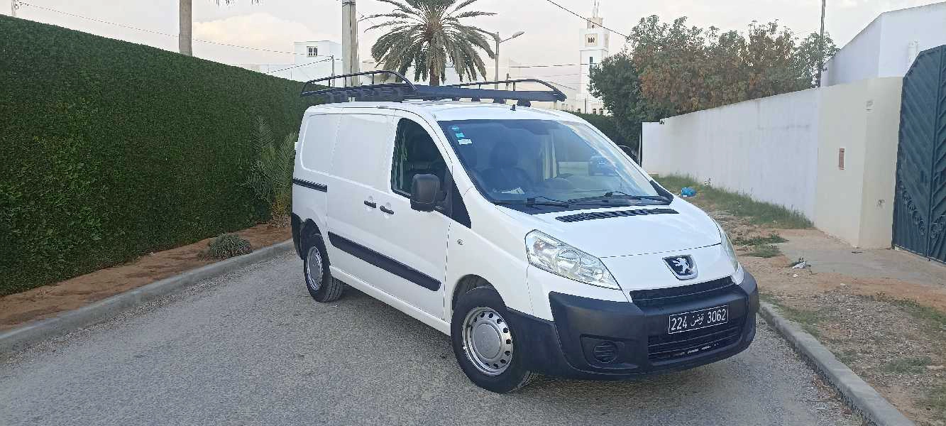 Peugeot Expert - 2014 Diesel 7 CV à Sfax 