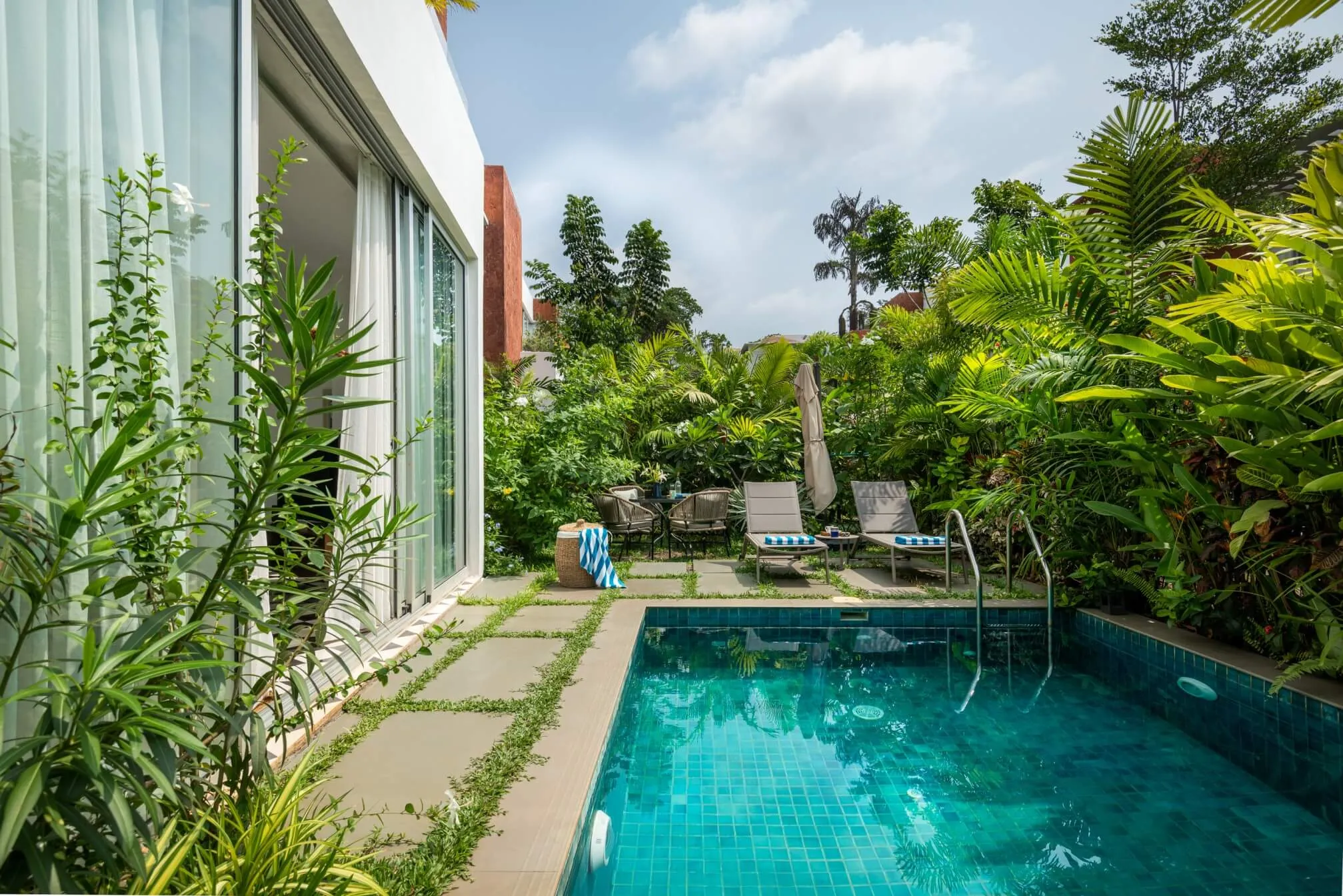 Private pool