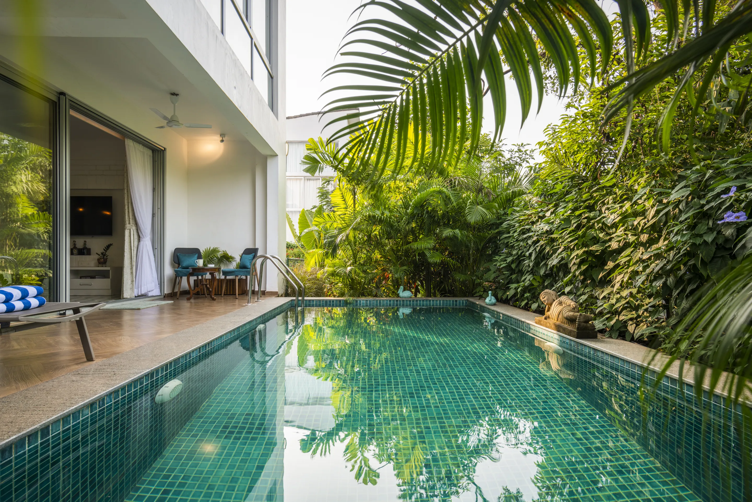 Private pool