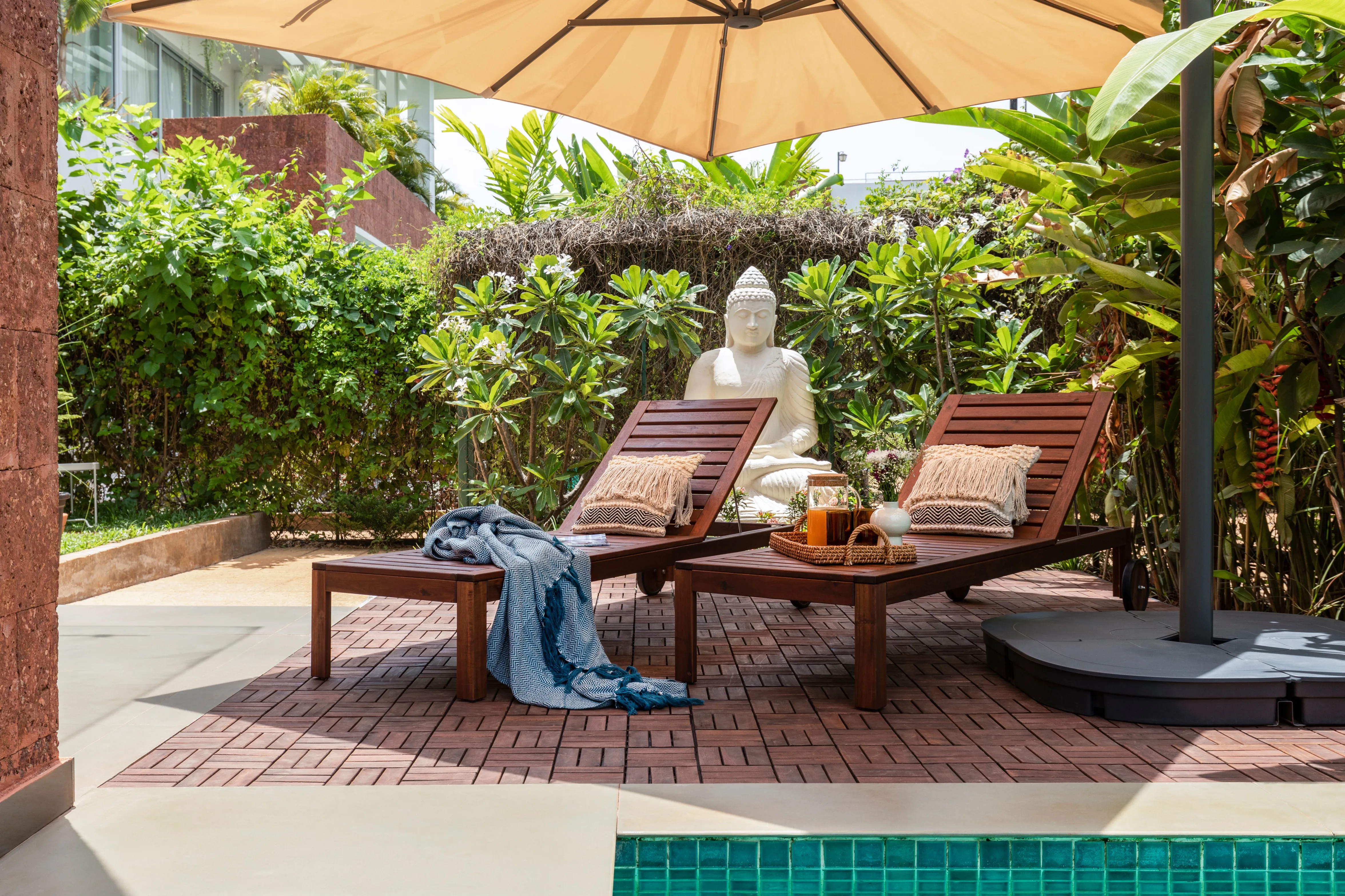 Private pool
