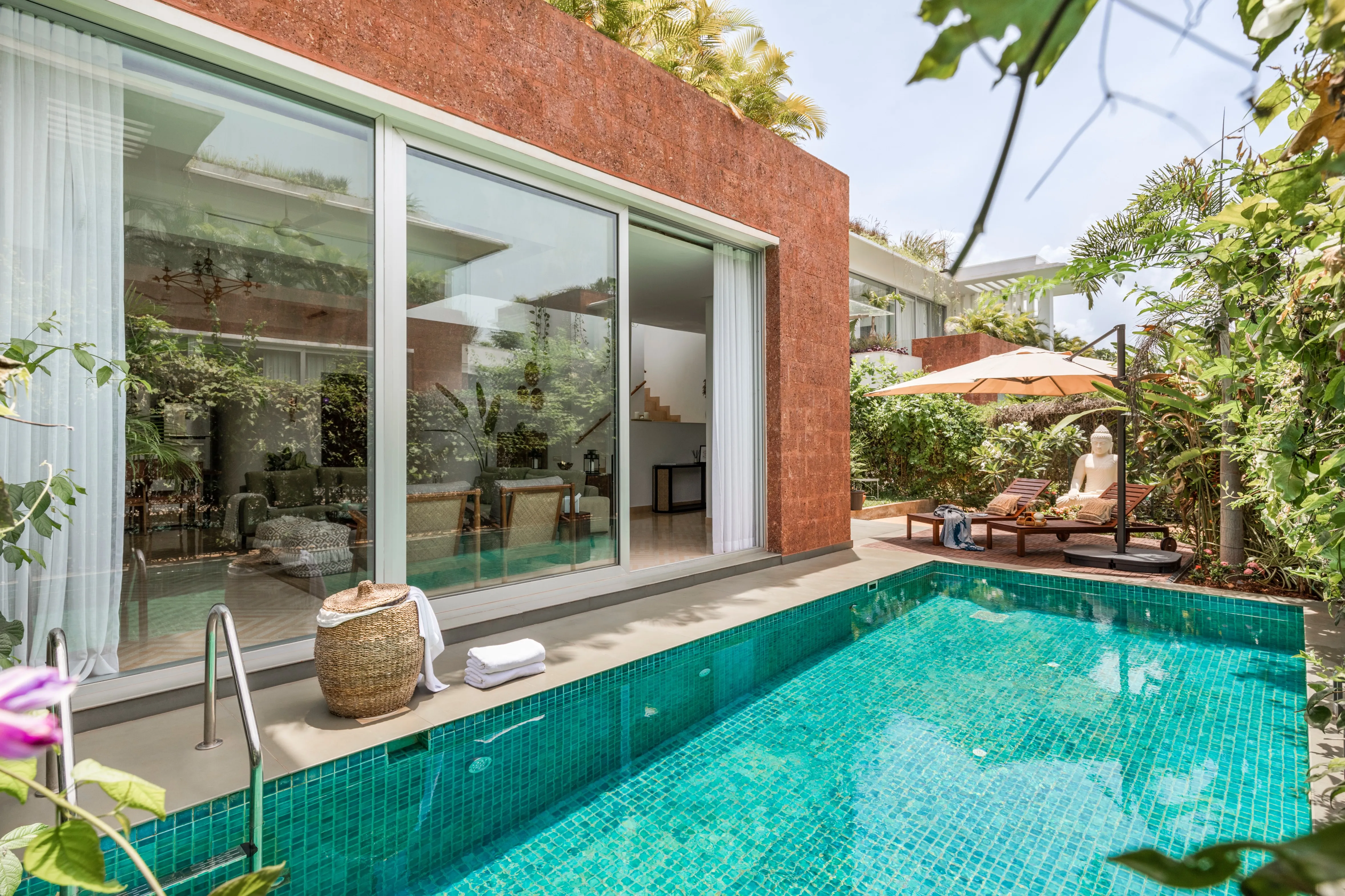 Private pool