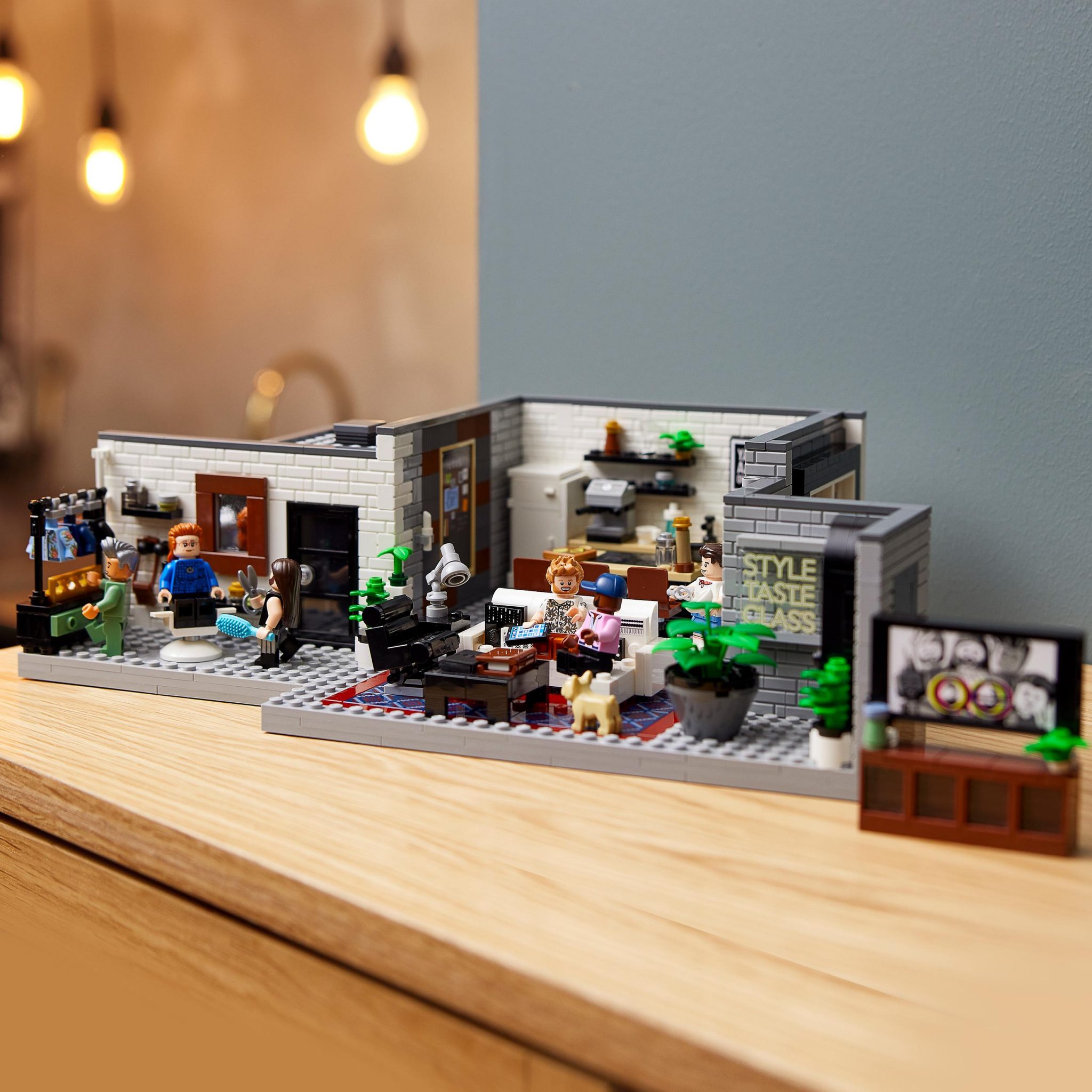 LEGO Loft Fab Five Queer Eye - Loft 10291 - LEGO, LEGO Creator