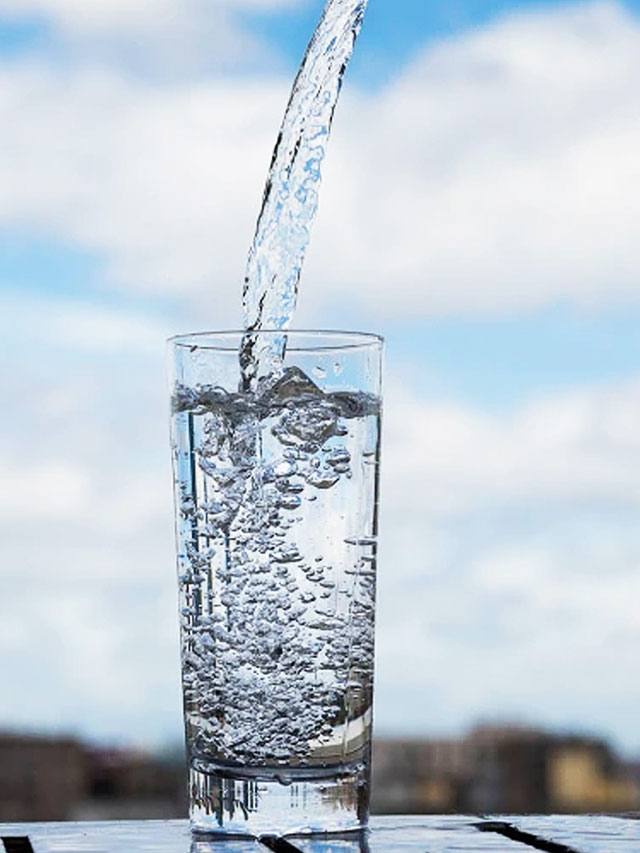 10 Signs You’re Not Drinking Enough Water