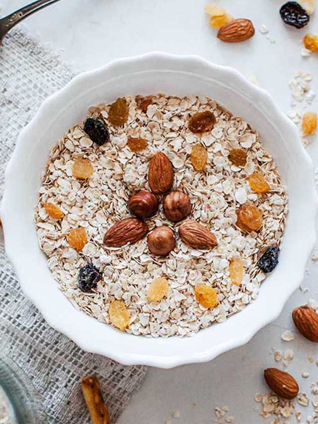8 Healthy, Low-Calorie Oats Recipes Perfect For Any Meal
