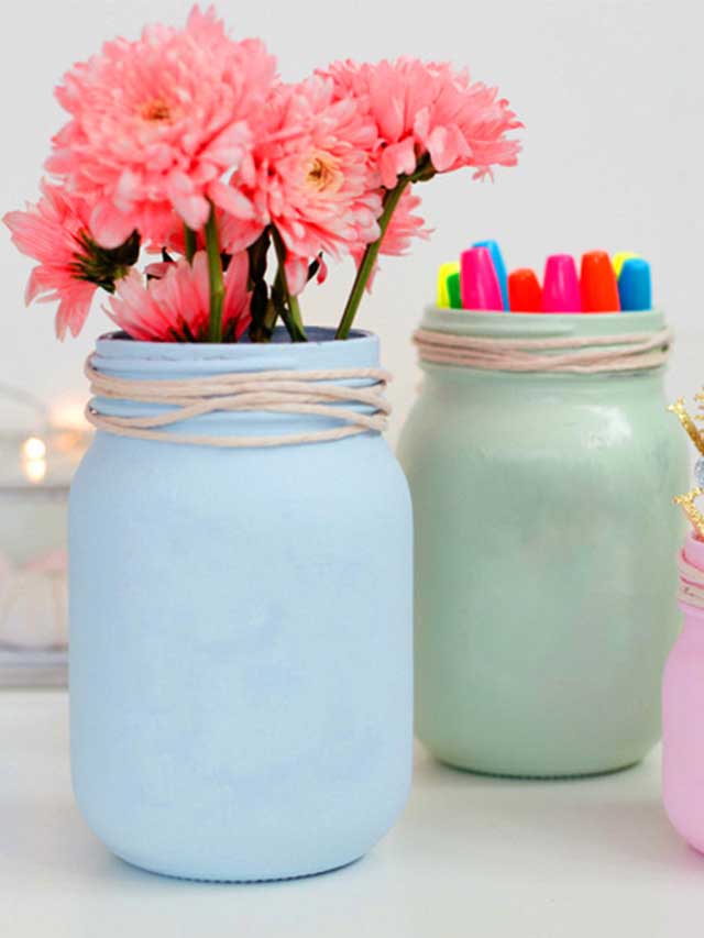 10 Innovative Ideas Using Mason Jars To Spruce Up Your Home Decor