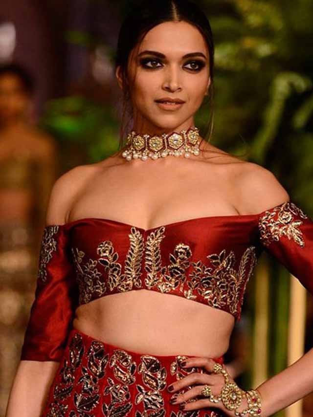 Budget Shopper: 5 Of India's Most Famous City Markets For Bridal Lehengas - The Channel 46 Budget Shopper: 5 Of India's Most Famous City Markets For Bridal Lehengas - The Channel 46