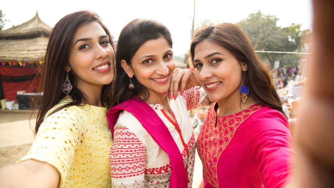 7 Ways To Celebrate Friendship Day & 5 Gifting Ideas