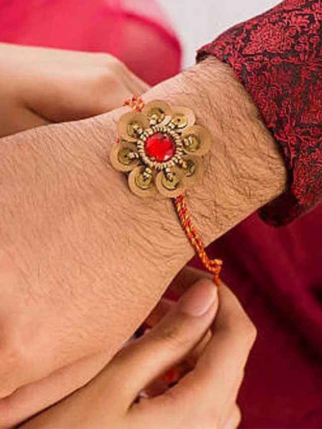 5 Rakhi Hampers You Need To Add To Cart