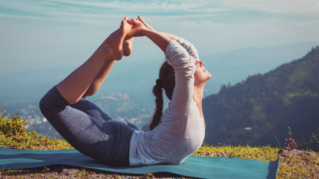 5 Asanas To Lose Weight If You Have PCOS