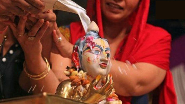 4 Rituals Followed On Narak Chaturdashi, 16-Step Puja Vidhi & Significance Of The Festival