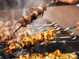 Flavours 46: 5 Places In Lucknow For The Yummiest Paet Puja With The Best Kebabs