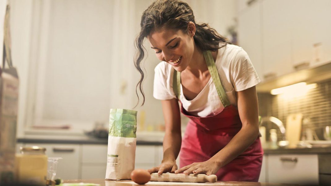 10 Courses For Housewives Looking To Restart Their Career