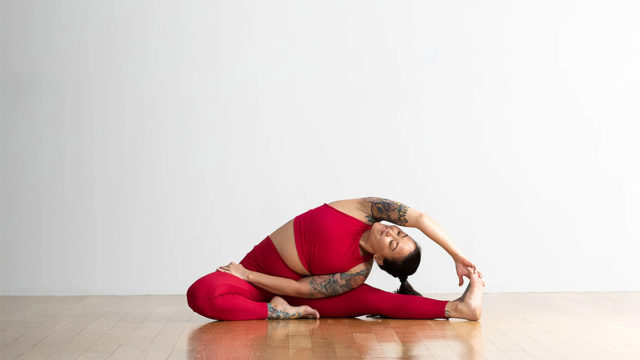 Asana 46: 5 Yoga Postures To Get Rid Of Your Love Handles