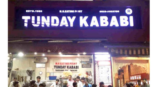 Flavours 46: 5 Places In Lucknow For The Yummiest Paet Puja With The Best Kebabs