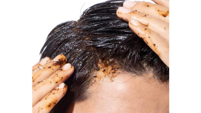 6 Aasan DIY Home Remedies To Treat A Scalp Buildup