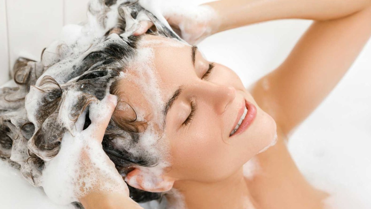 Hair Wash During Period Is Harmful - Myth Or Fact? - The Channel 46 Hair Wash During Period Is Harmful - Myth Or Fact? - The Channel 46