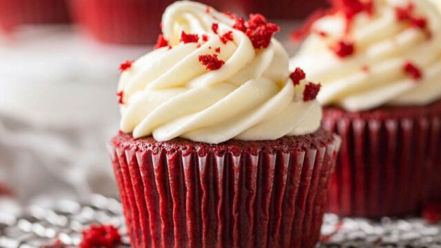 6 Cake & Cupcake Recipes You Can Make With Your Valentine