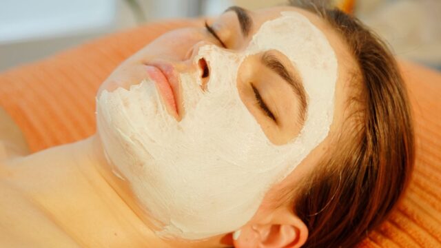 Keep Summer Skin Problems At Bay With These Homemade Face Packs