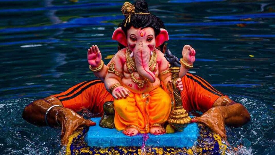 Buzz 46: Ganpati Visarjan 101