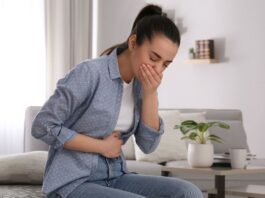 7 Home Remedies To Stop Nausea & Vomiting During Your Periods 