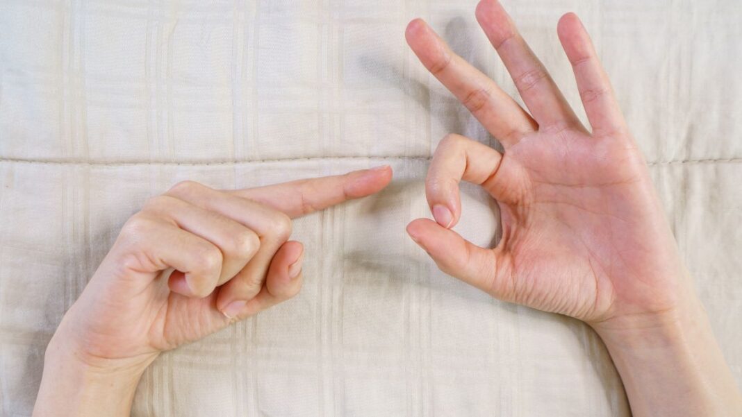 Fingering Kya Hai? Things To Communicate With Your Partner Before He Gets In There