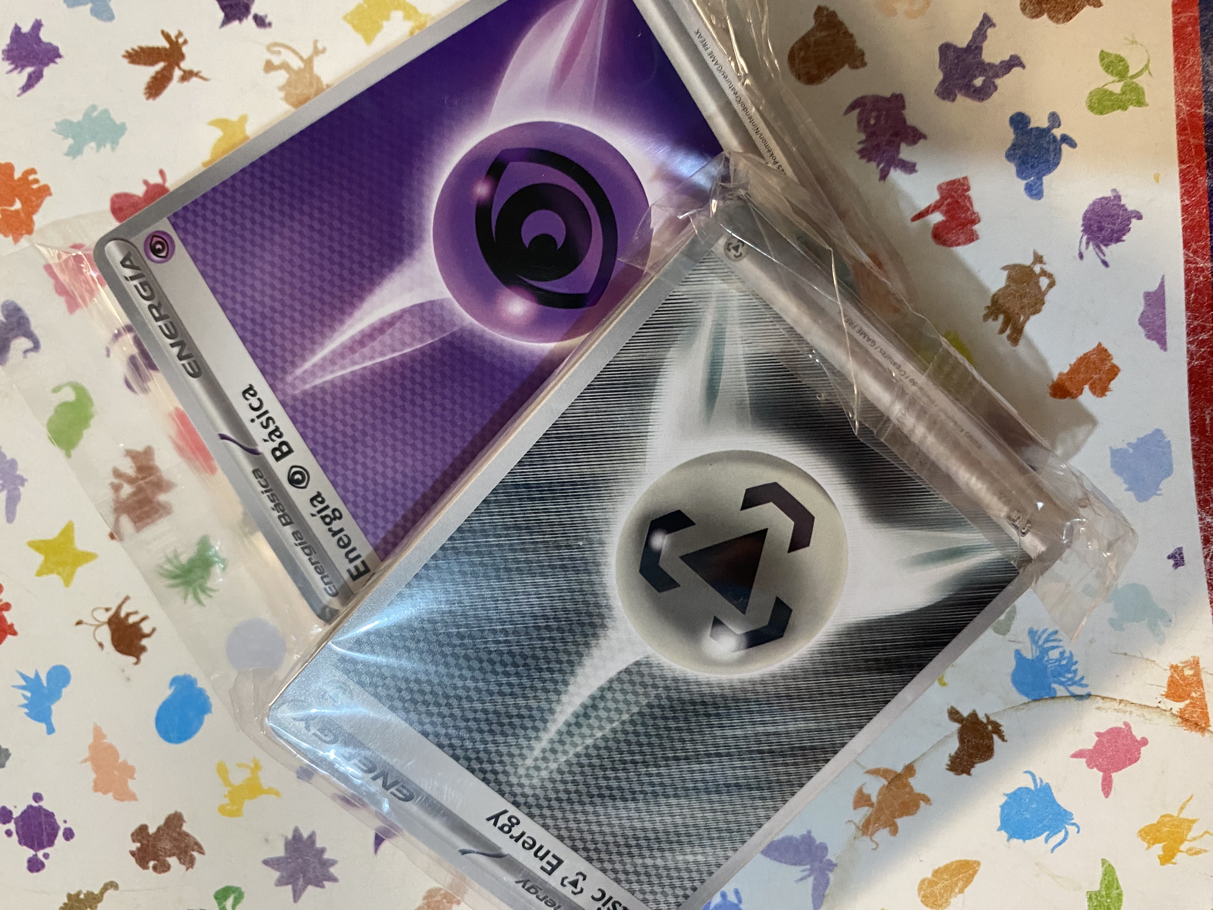 Paquete de 45 cartas de Energía de  Pokémon