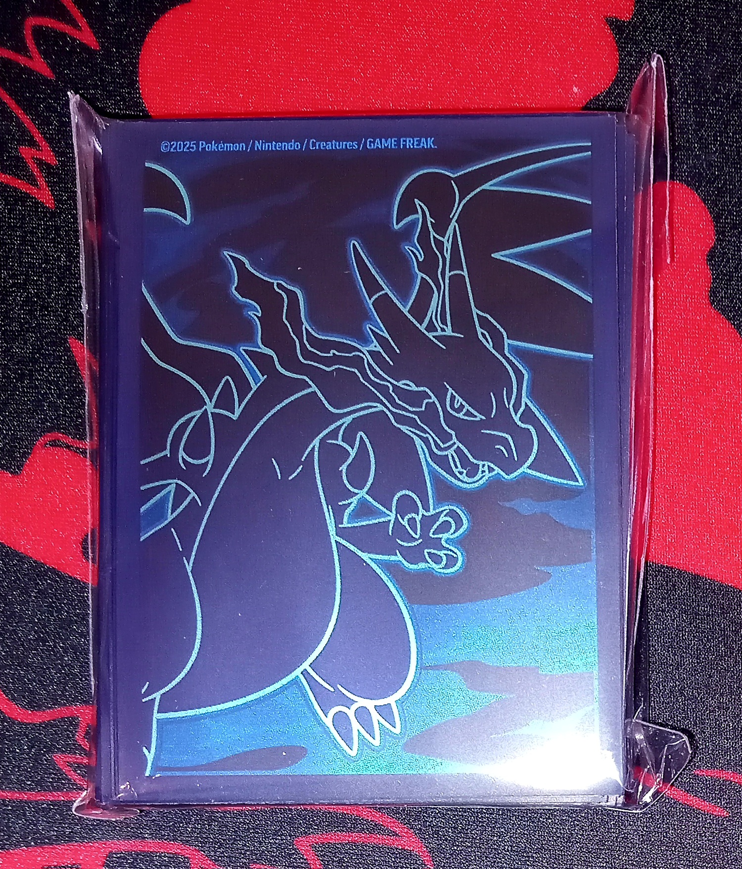 Pack 65 protectores mega charizard x phantasmal flames
