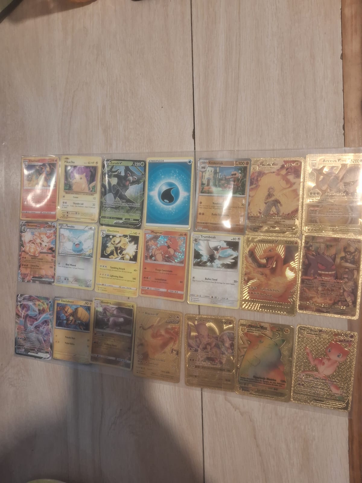 Vendo 21 cartas de pokemon