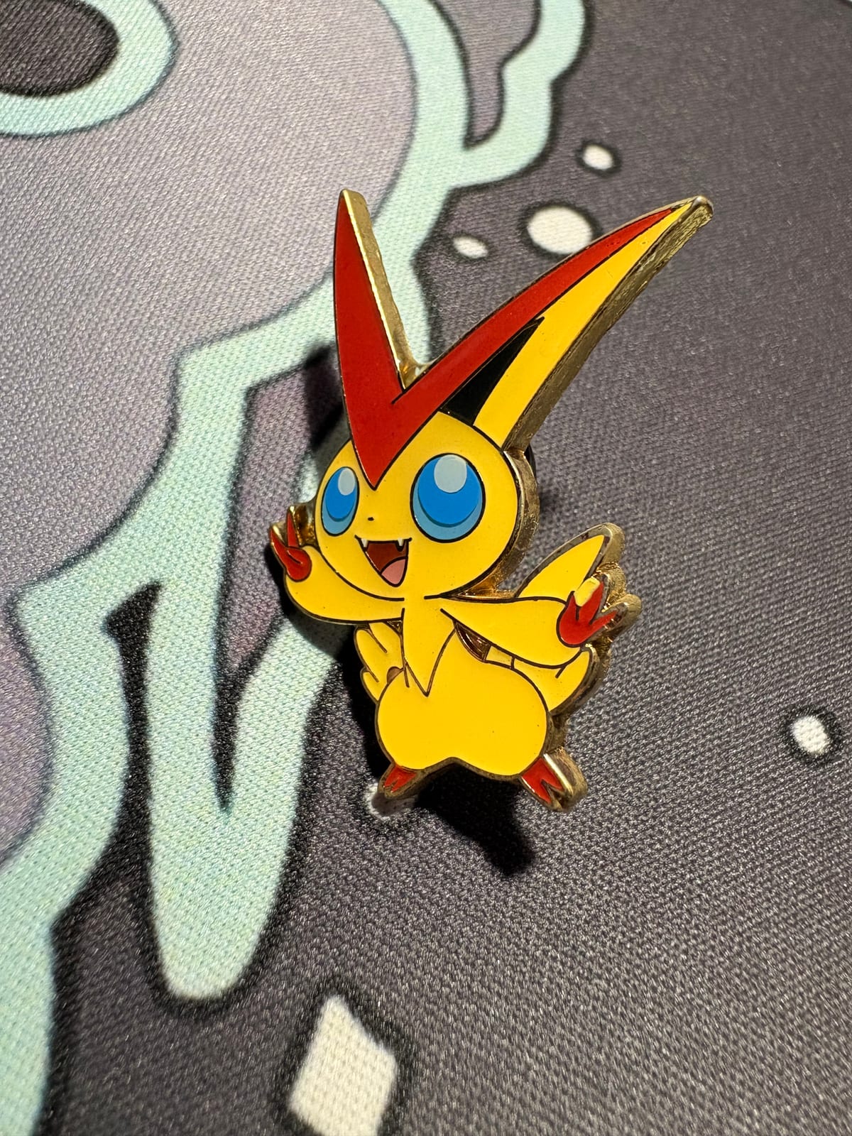 Victini Enamel Pin (2016)