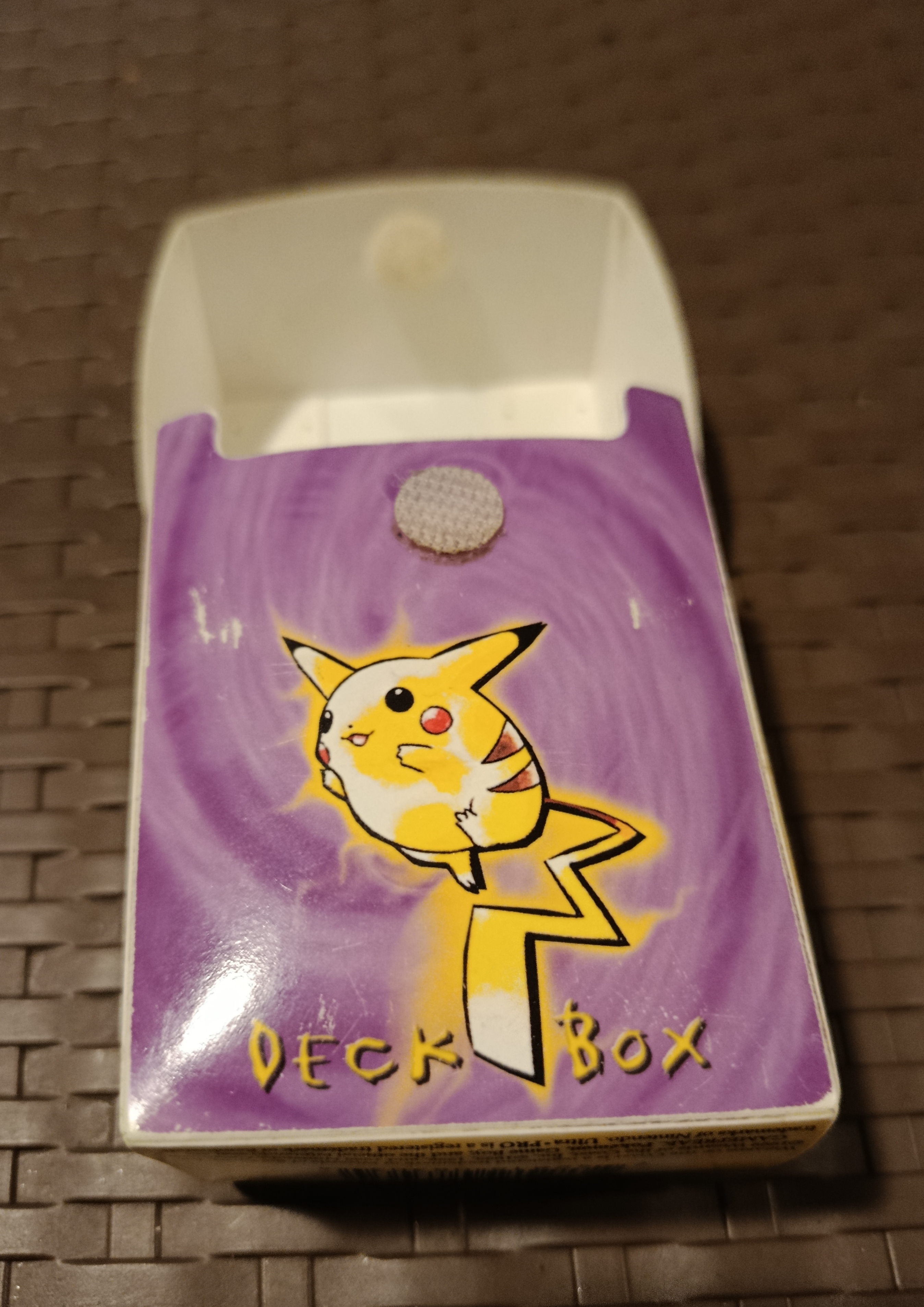 Pikachu & Mewtwo Vintage 1999 deckbox