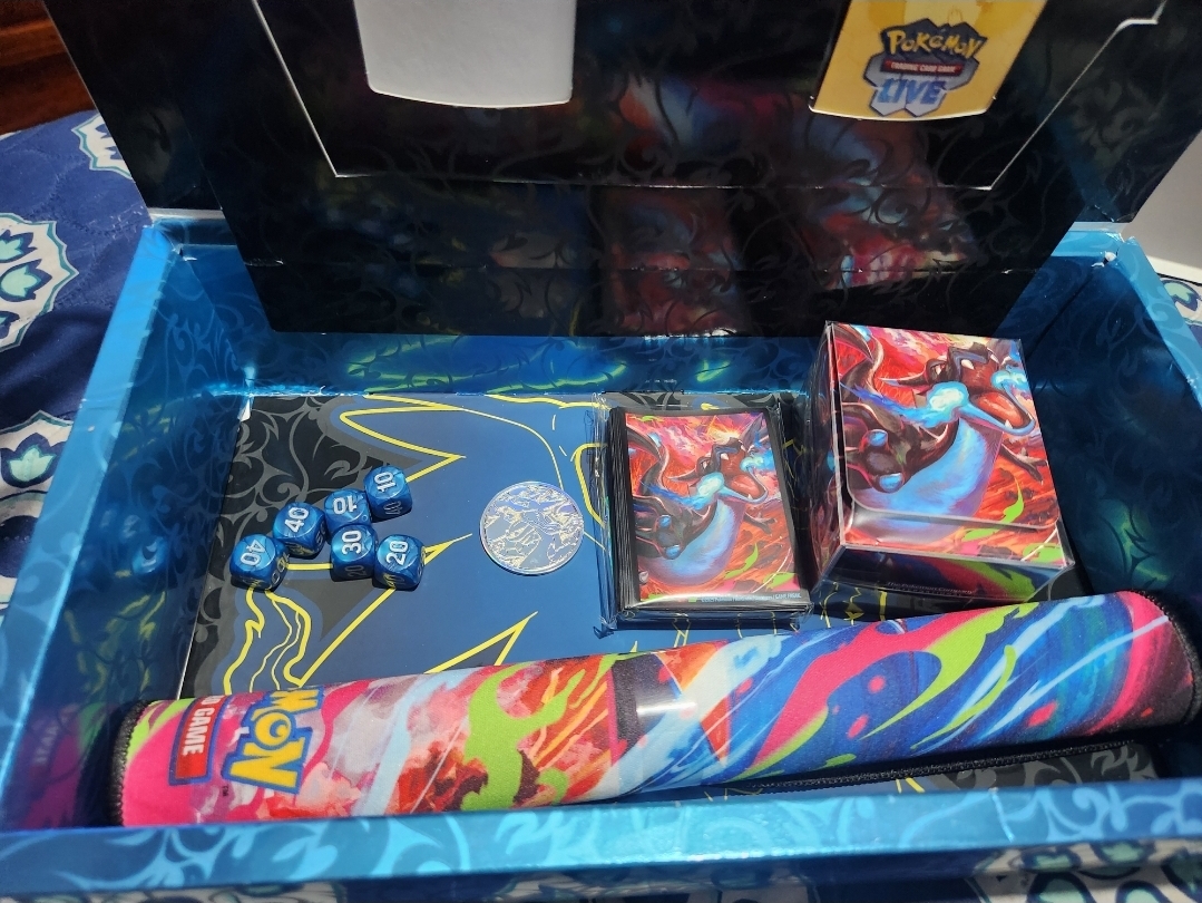 Accesorios UPC Mega Charizard