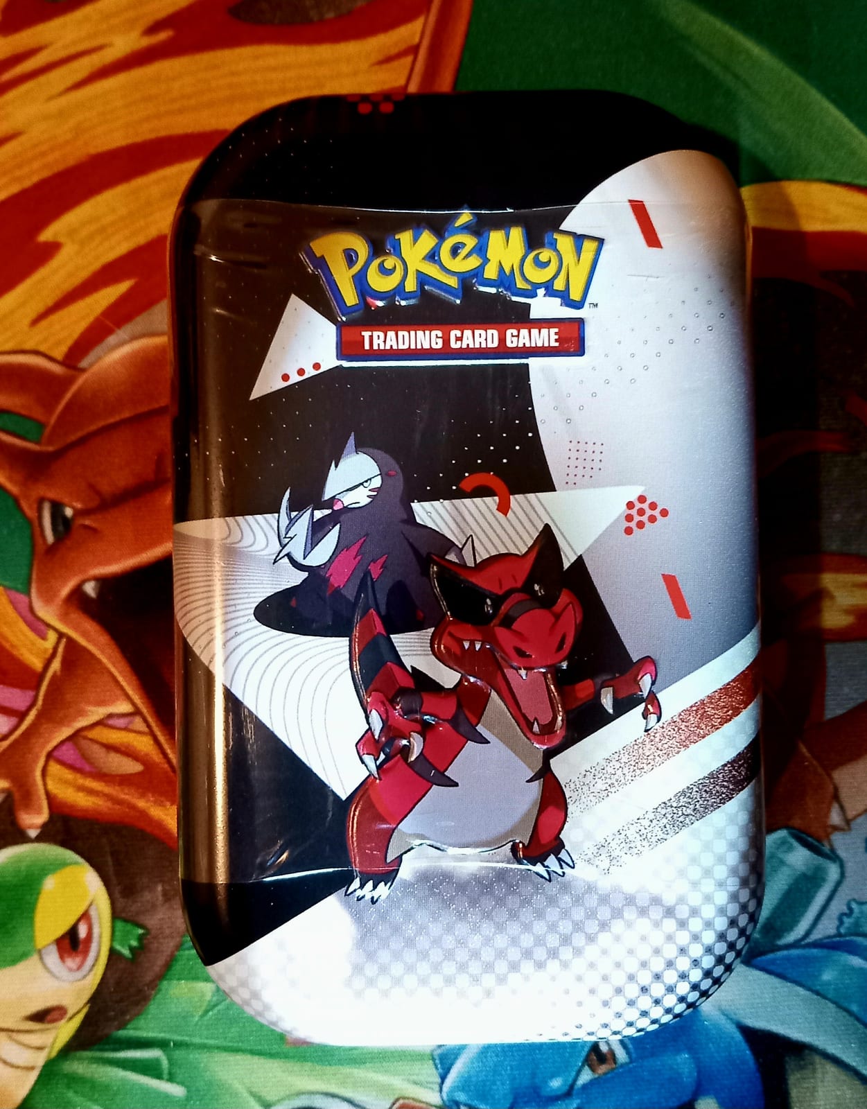 Mini tin unova black bolt and white flare ingles