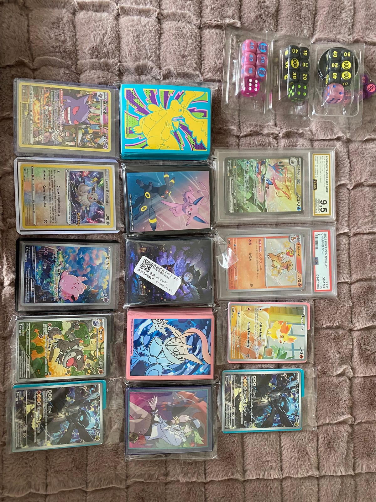 Vendo pack cartas gradeadas, protectores y cartas del sobre a protector .