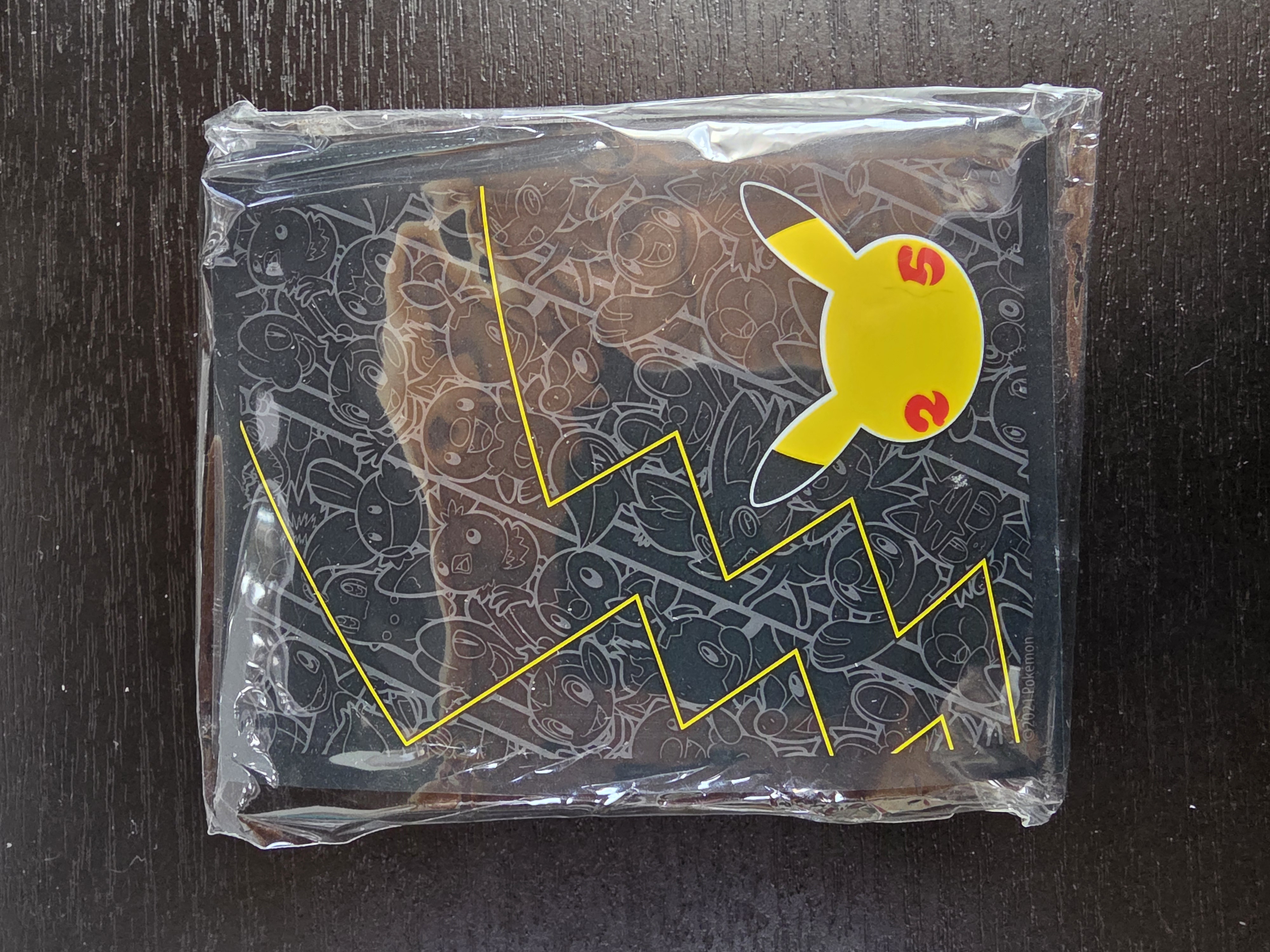 Celebrations 65 Protectores Elite Trainer Box Pokemon