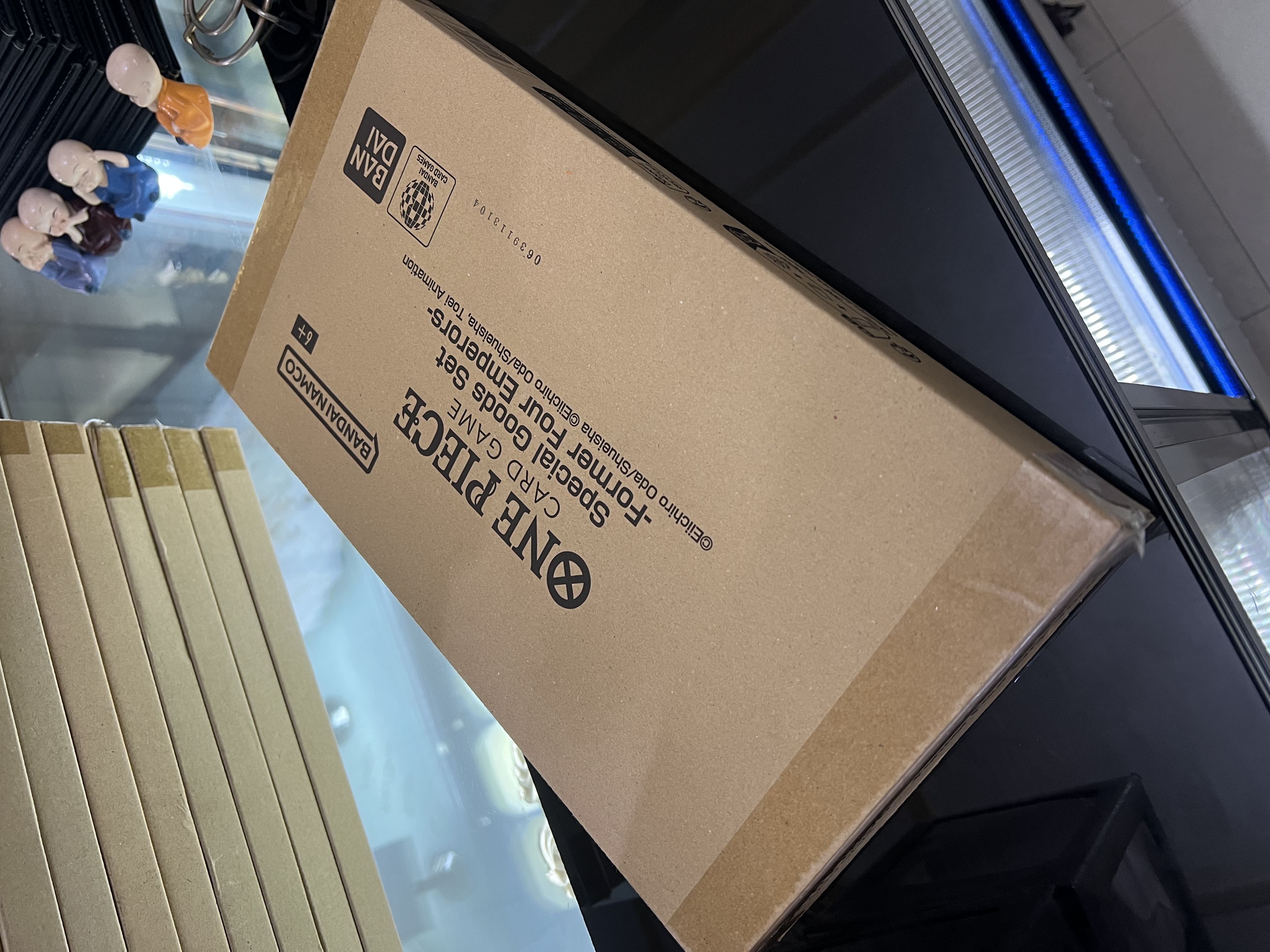 Four emperors one piece sellado