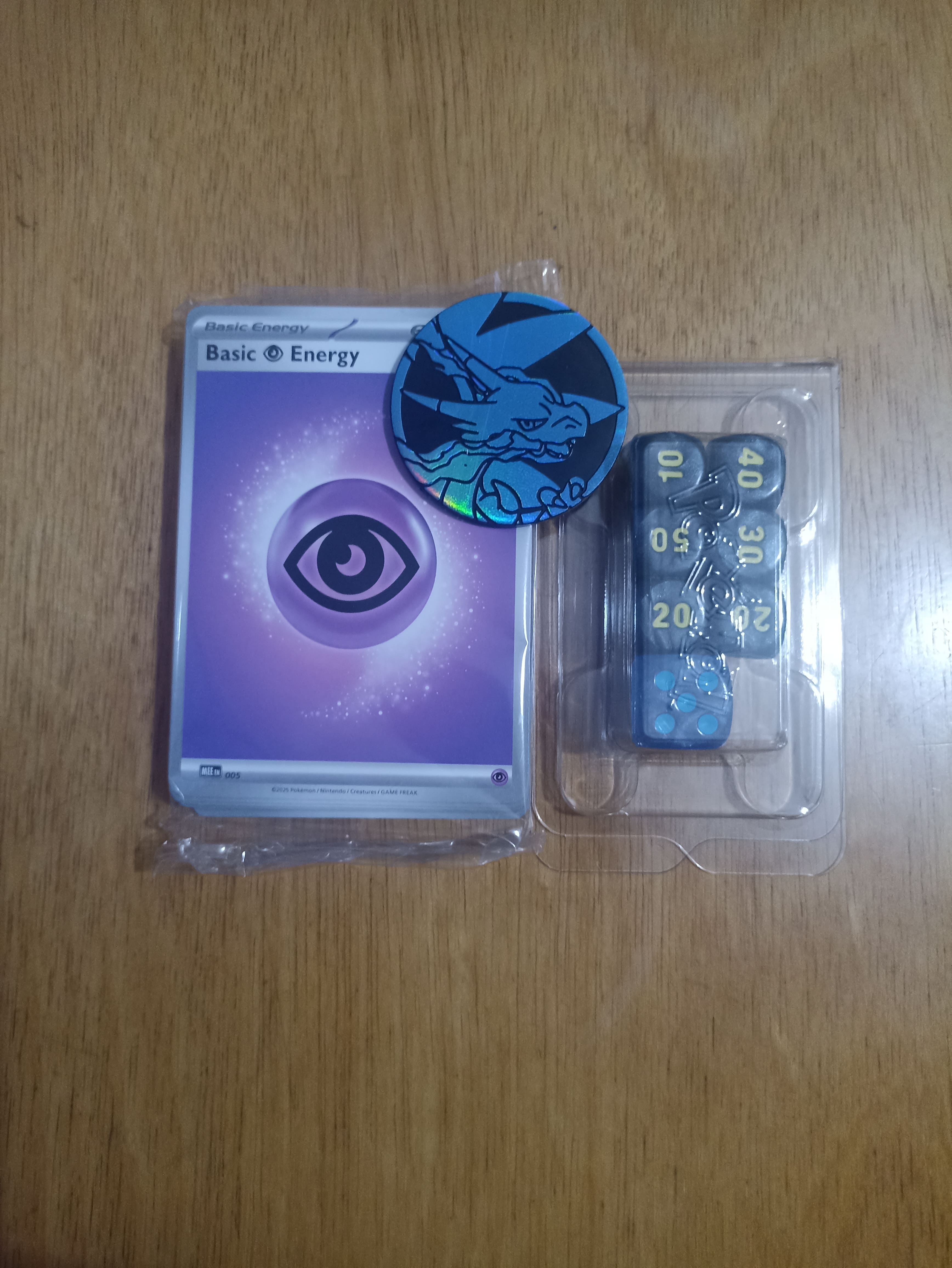 Vendo Dados + Moneda Temática + 40 Cartas de energías selladas de Phantasmal Flames