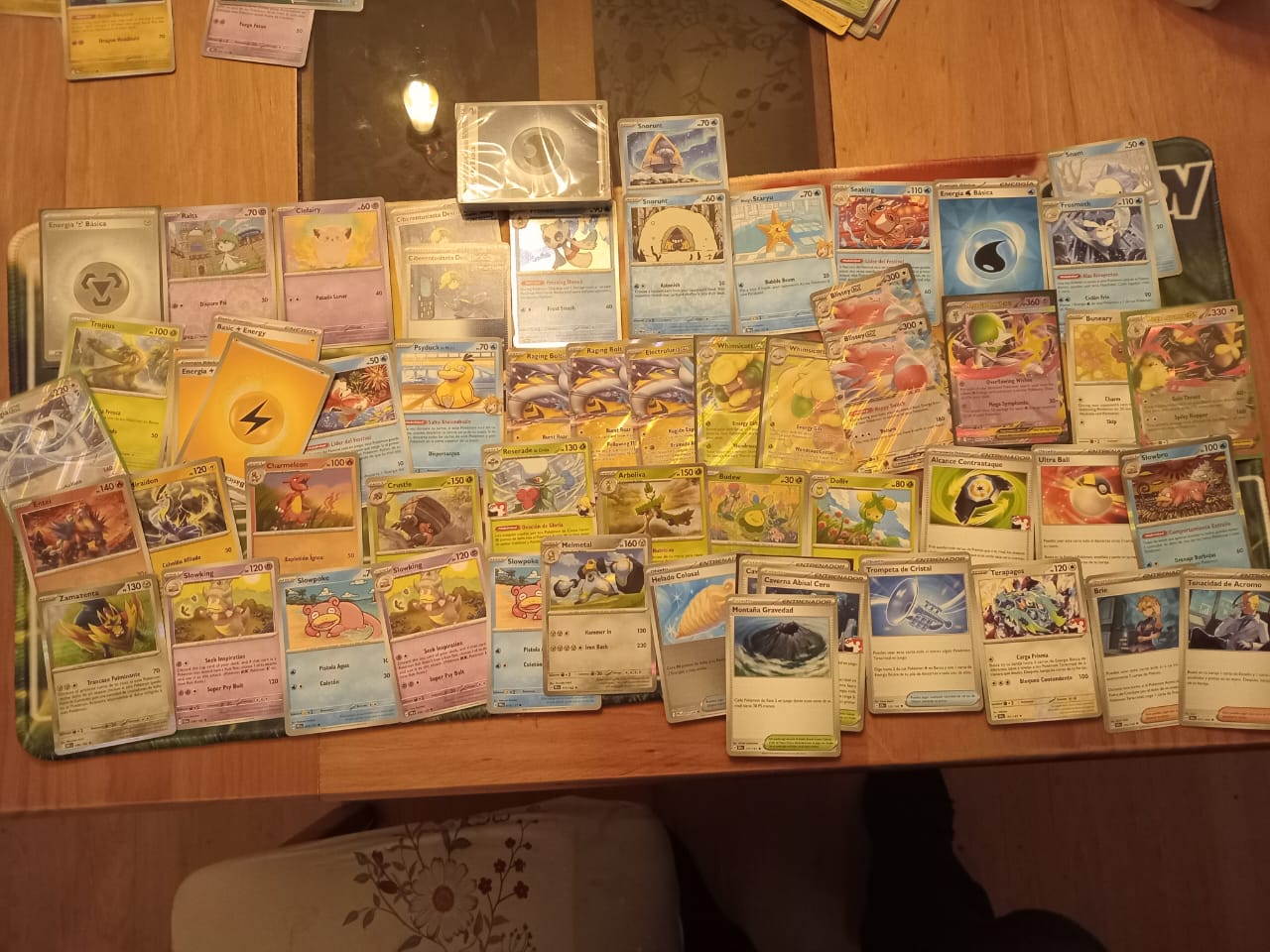 Cartas Varias, Base Raging bolt, Mega Louponi, Mega Gardevoir, arboliva, Crustle, Psyduck, etc..