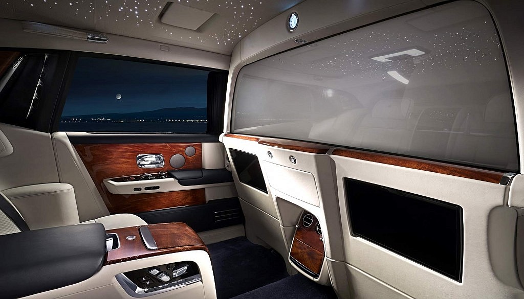 "Ốc đảo" biệt lập trên Rolls-Royce Phantom VIII