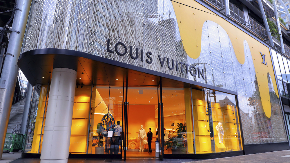Louis Vuitton thông báo tăng giá túi xách giá cổ phiếu cũng tăng vọt