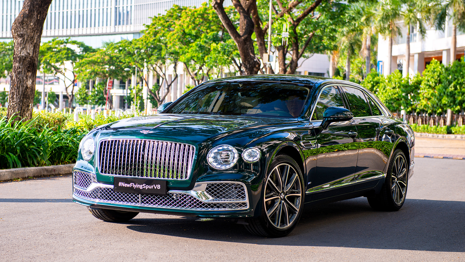 Bentley Flying Spur V8 – nâng tầm trải nghiệm thượng lưu trên mẫu sedan sang trọng bậc nhất thế giới