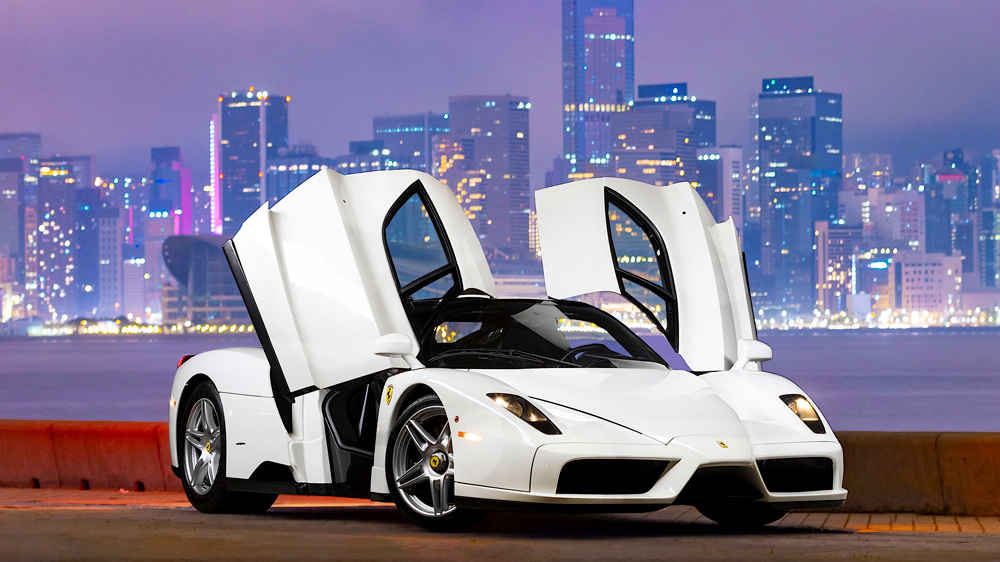 Chiếc Ferrari Enzo màu trắng độc nhất lên sàn