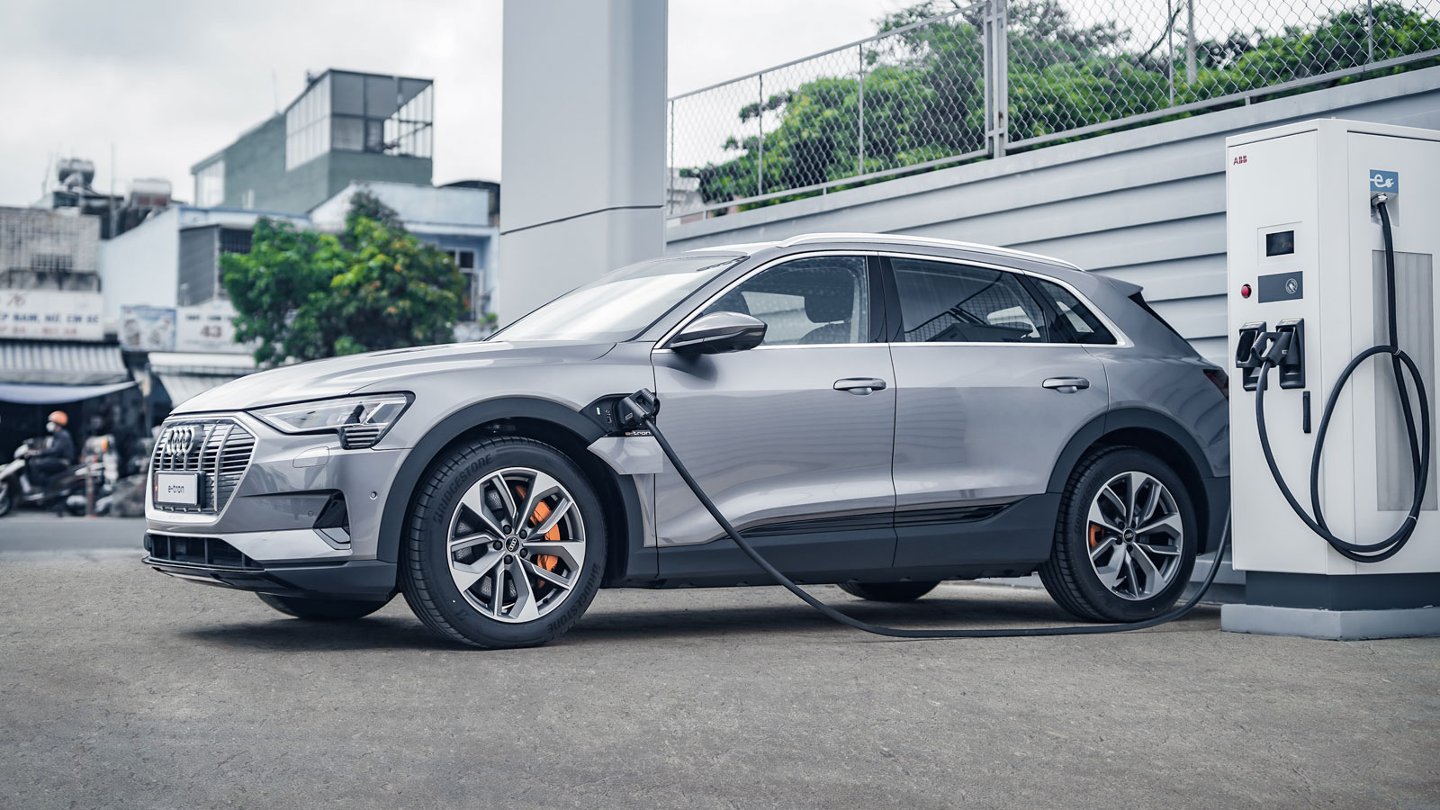 Audi e-tron SUV