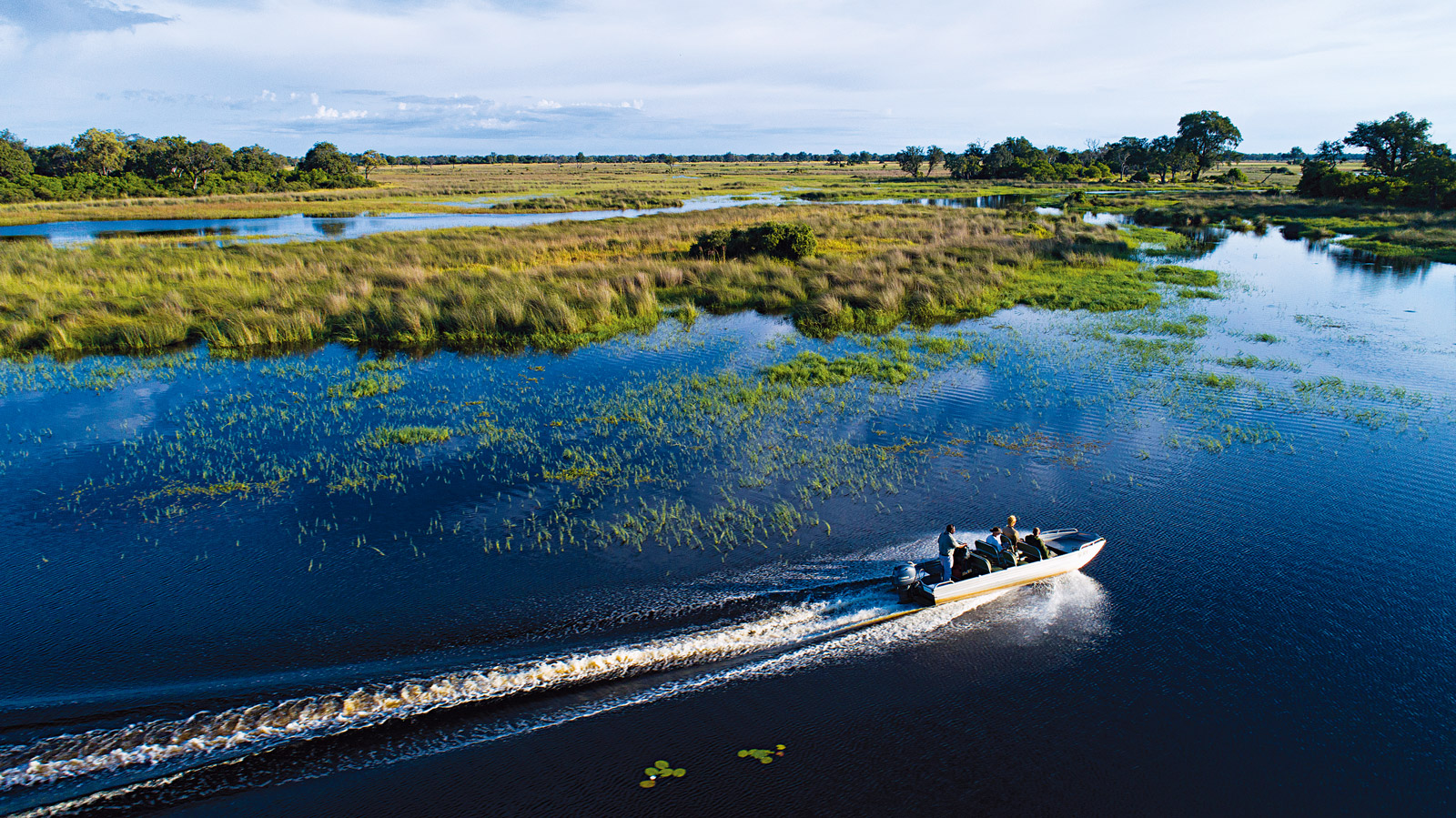 Trải nghiệm trên thuyền tại North Island Okavango, Botswana.