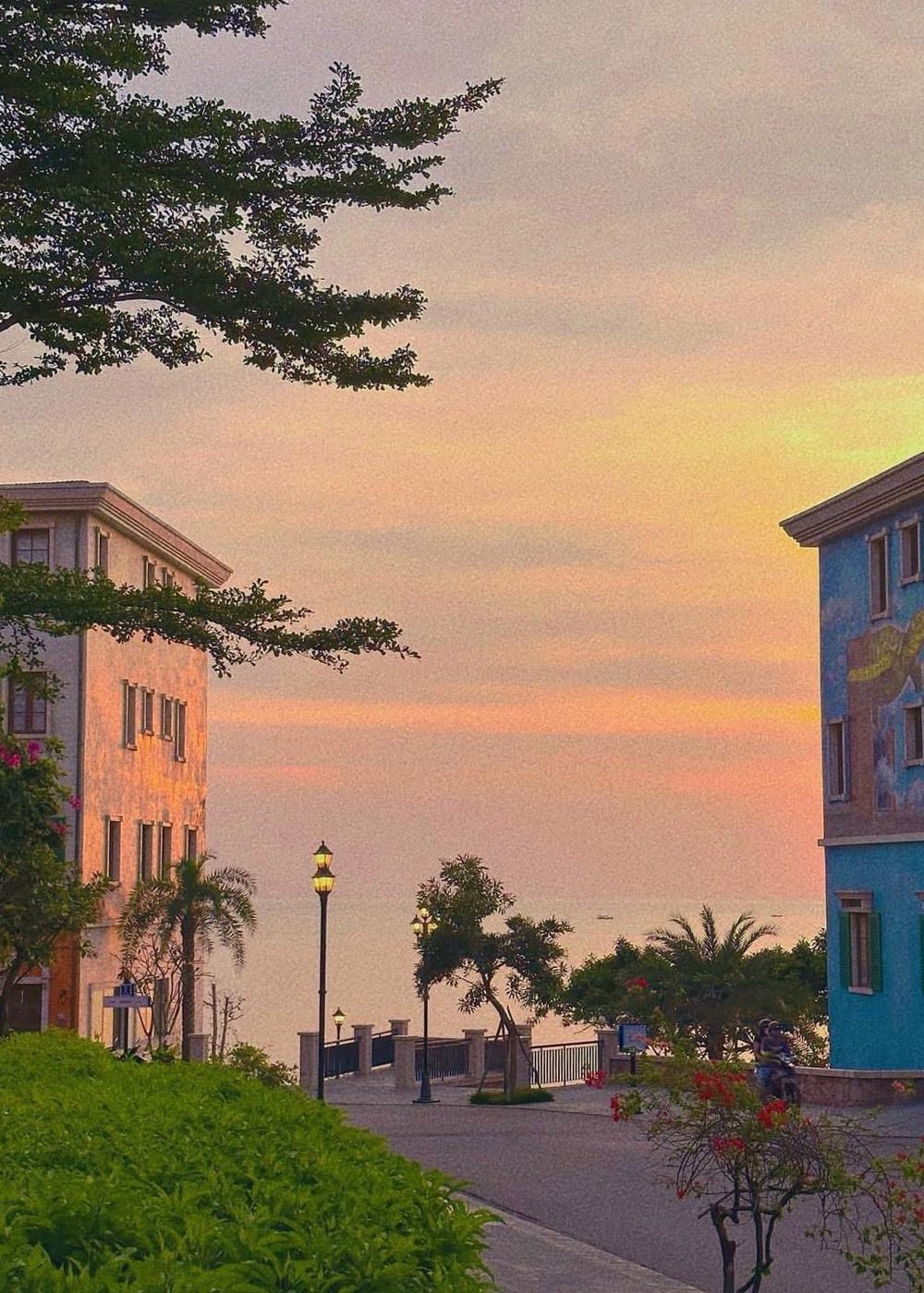 Hoàng hôn tại Sunset Town