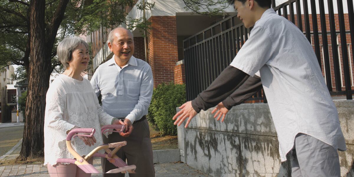傳統輔具讓人變得孤立,
Bosnova 讓擁抱重新成為日常。