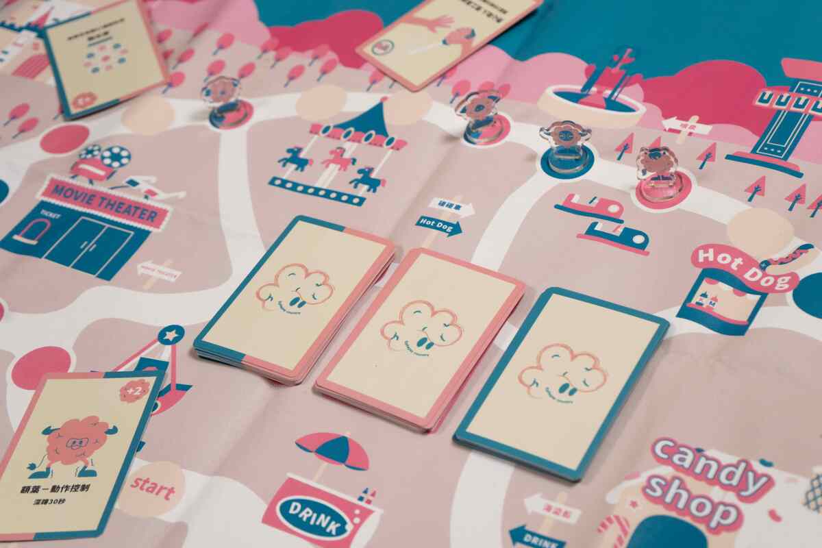 Map Material: Pure Cotton Canvas
Map Size: 50cm*70cm
Card Material: Copperplate Paper
Card Size: 9.2cm*6cm
Character Token Material: PLA Filament
Character Token Size: 2.5cm*2.5cm