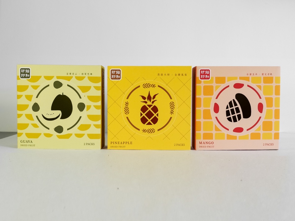 Individual packaging of three types of fruits