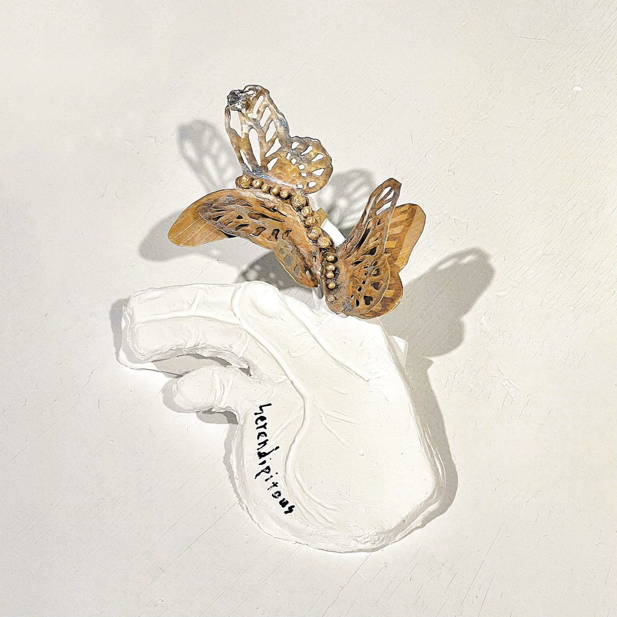 serendipitous 捕捉幸福掠過指尖的微光軌跡。