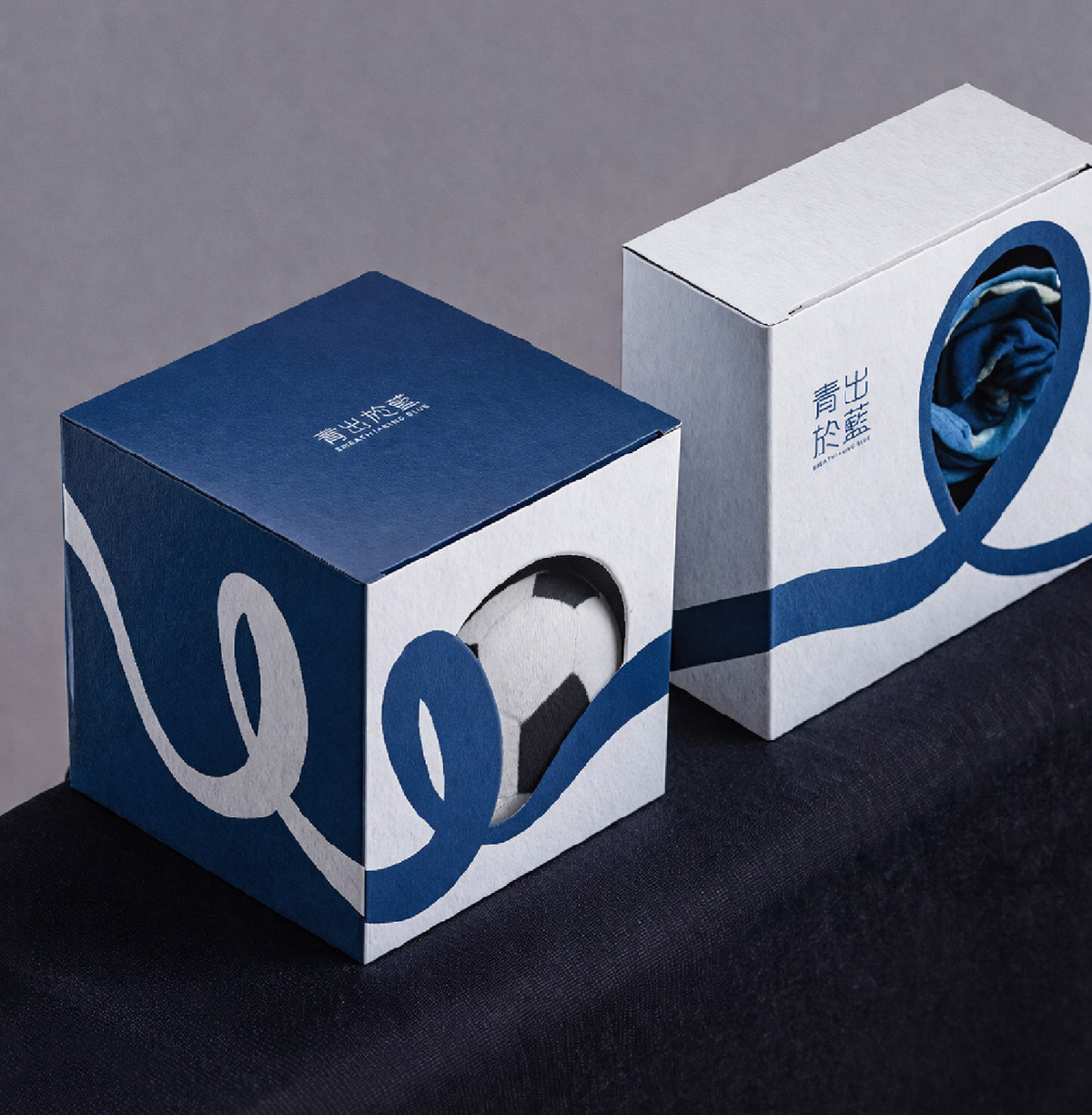 包裝上的曲線設計象徵藍染文化將延續不息。