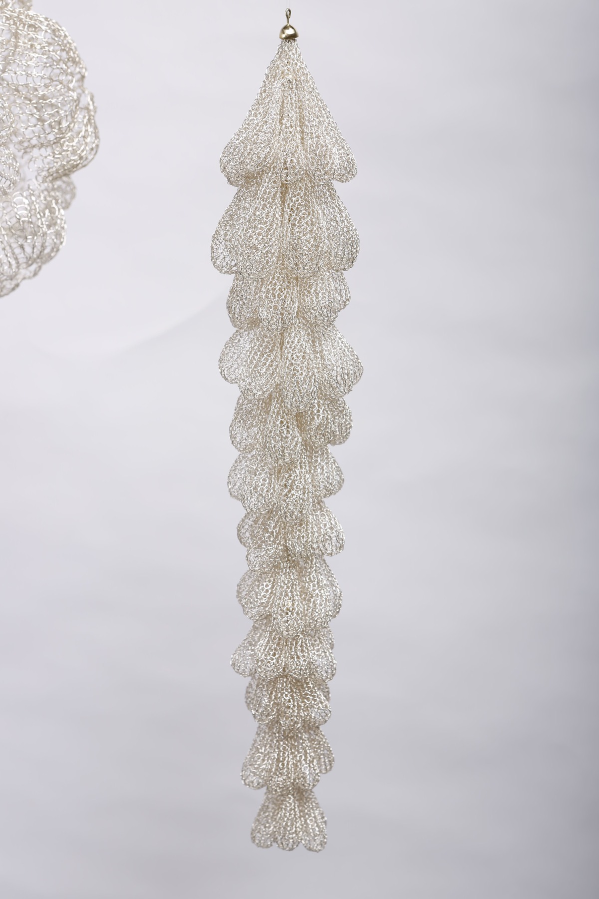  〈實·循序〉象徵生命的變化、熱情以及美滿。